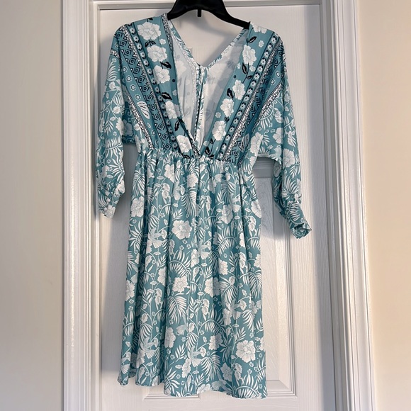 *SOLD* Boho Floral V Neck Dress - Picture 3 of 7